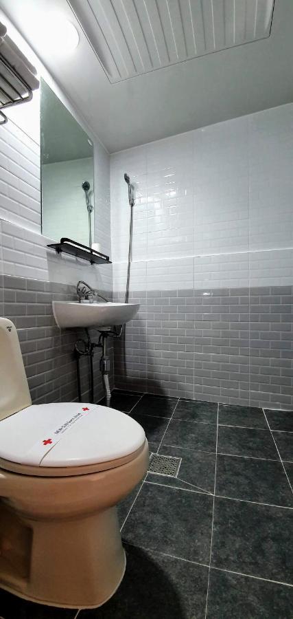 New Sun Guesthouse Myeongdong Сеул Екстериор снимка