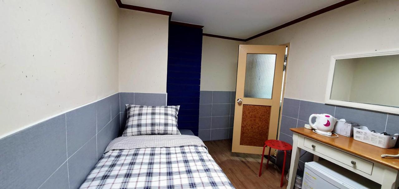 New Sun Guesthouse Myeongdong Сеул Екстериор снимка