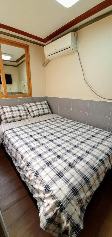 New Sun Guesthouse Myeongdong Сеул Екстериор снимка