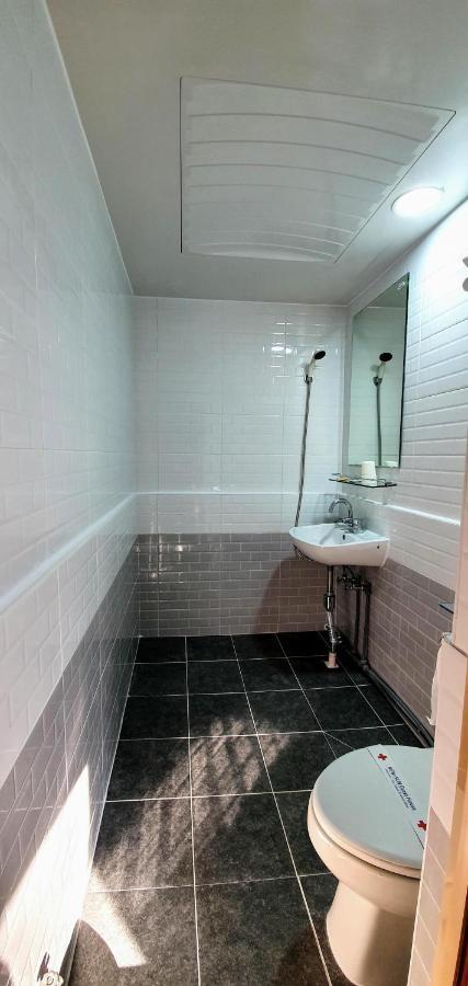 New Sun Guesthouse Myeongdong Сеул Екстериор снимка
